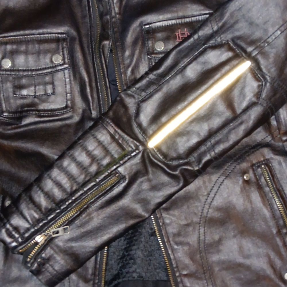 Leather Jacket - Picture 7 of 9